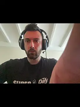 Snapshot of max4816 chatting on 04.13.26 max4816 online show from 04.13.26