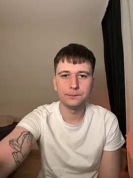 Snapshot of submarine_ chatting on 04.13.26 submarine online show from 04.13.26