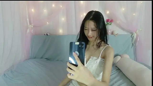 Snapshot of shy_pink_doll chatting on 07.30.26 shy pink doll online show from 07.30.26