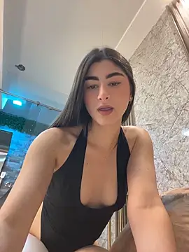 Snapshot of evelyn_hills chatting on 04.18.26 evelyn hills online show from 04.18.26