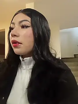 Snapshot of Emiily__Evans chatting on 04.14.26 Emiily Evans online show from 04.14.26