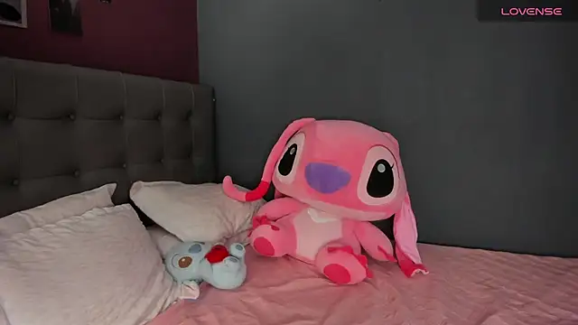 Charlotte james1 online show from 04.14.26