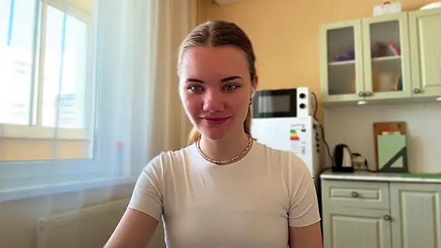 Snapshot of doana_bebriti chatting on 04.28.26 doana bebriti online show from 04.28.26