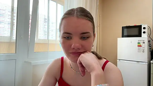 Snapshot of doana_bebriti chatting on 05.15.26 doana bebriti online show from 05.15.26