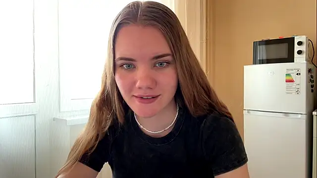 Snapshot of doana_bebriti chatting on 05.18.26 doana bebriti online show from 05.18.26