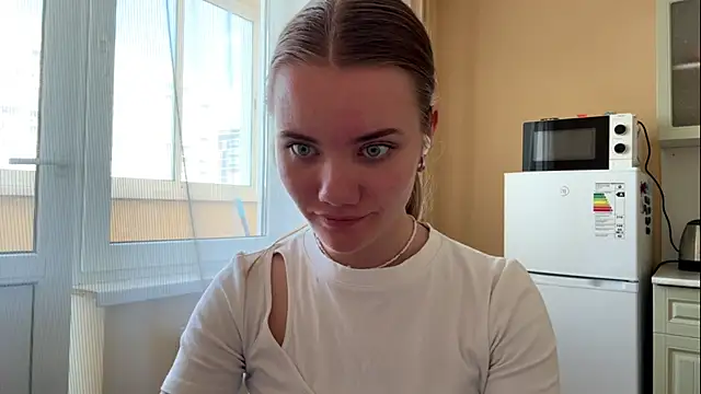 Snapshot of doana_bebriti chatting on 05.20.26 doana bebriti online show from 05.20.26