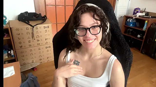 Snapshot of PillowPeachX chatting on 06.03.26 PillowPeachX online show from 06.03.26