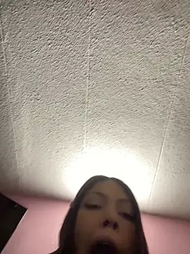 Snapshot of thalia_ec chatting on 06.05.26 thalia ec online show from 06.05.26