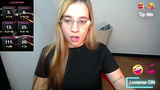 Snapshot of Ambar_lynn01 chatting on 06.26.26 Ambar lynn01 online show from 06.26.26