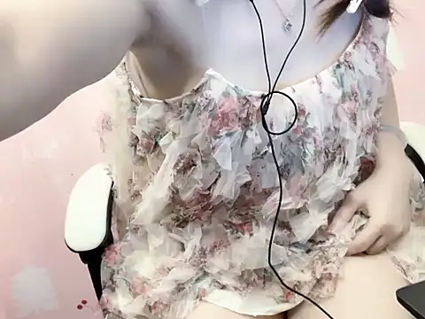 Luna3579 online show from 04.25.26