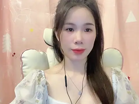 Luna3579 online show from 05.05.26