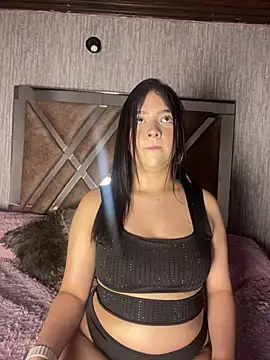 RileyReed Pink online show from 04.16.26