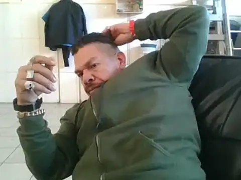 Snapshot of Oskr2024XXX chatting on 02.10.25 Oskr2024XXX online show from 02.10.25