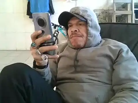 Snapshot of Oskr2024XXX chatting on 02.16.25 Oskr2024XXX online show from 02.16.25