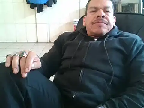 Snapshot of Oskr2024XXX chatting on 02.18.25 Oskr2024XXX online show from 02.18.25