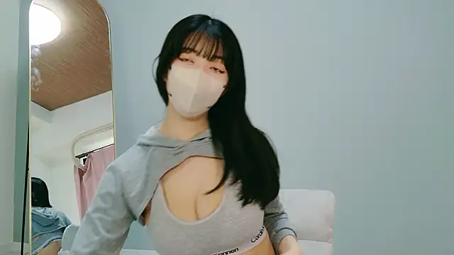 Snapshot of Hcup_leo chatting on 04.24.26 Hcup leo online show from 04.24.26