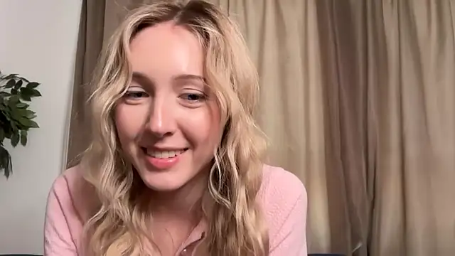 Kattie Petite online show from 04.25.26