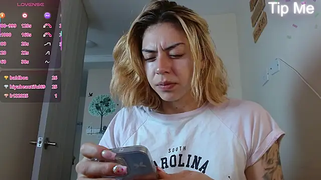 Snapshot of aprildumont chatting on 07.01.26 aprildumont online show from 07.01.26