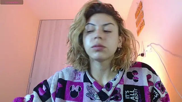 Snapshot of aprildumont chatting on 07.16.26 aprildumont online show from 07.16.26