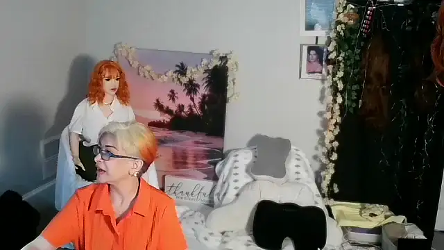 Snapshot of ZorynaDollHouse chatting on 06.10.26 ZorynaDollHouse online show from 06.10.26