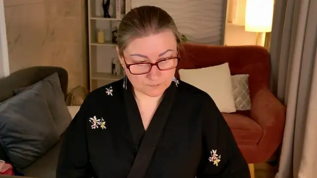 Snapshot of Alexandra_Kind chatting on 04.19.26 Alexandra Kind online show from 04.19.26