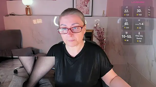 Snapshot of Alexandra_Kind chatting on 05.02.26 Alexandra Kind online show from 05.02.26