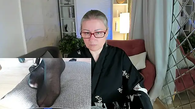 Snapshot of Alexandra_Kind chatting on 05.05.26 Alexandra Kind online show from 05.05.26