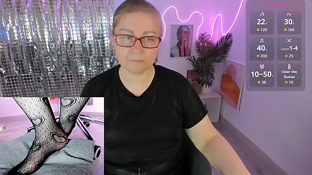 Snapshot of Alexandra_Kind chatting on 05.22.26 Alexandra Kind online show from 05.22.26