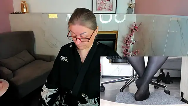 Alexandra Kind online show from 06.16.26