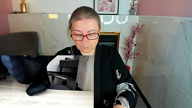Alexandra Kind online show from 06.17.26