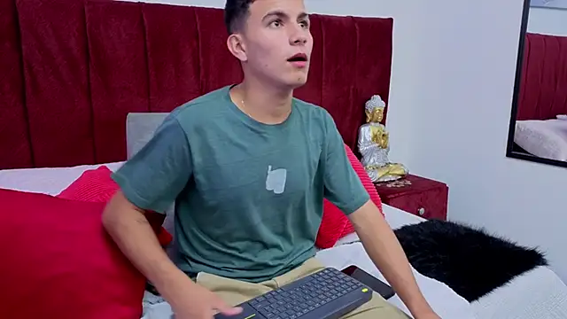 Snapshot of _Liams chatting on 04.15.26 Liams online show from 04.15.26