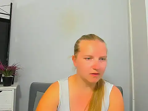 Snapshot of RoseTeacherX chatting on 06.08.26 RoseTeacherX online show from 06.08.26