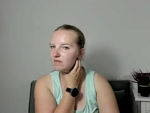 Snapshot of RoseTeacherX chatting on 06.12.26 RoseTeacherX online show from 06.12.26