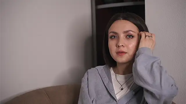 ElviraGounder online show from 04.18.26