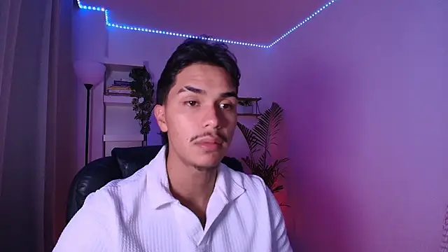 Snapshot of andyypalmer_ chatting on 07.26.26 andyypalmer online show from 07.26.26