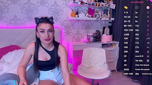 MyNaomi online show from 04.19.26