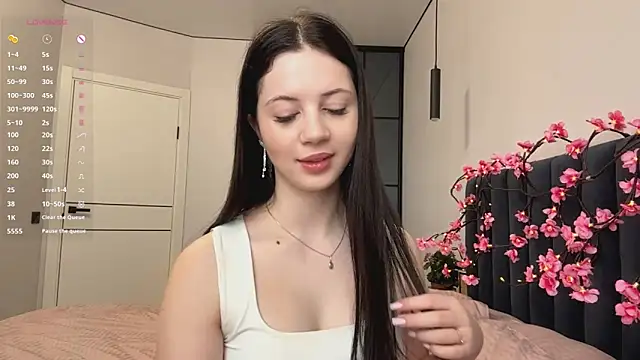 Rose Retslav online show from 04.15.26