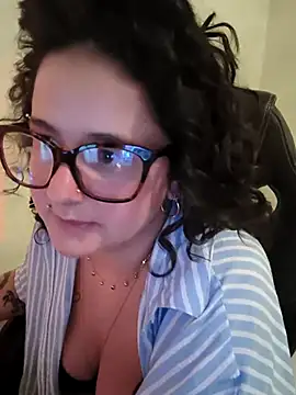 Snapshot of _lascivious chatting on 04.28.26 lascivious online show from 04.28.26