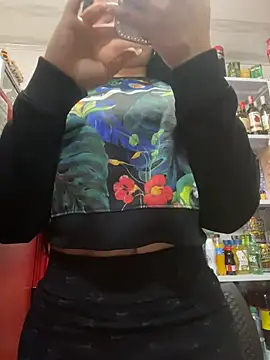 Snapshot of Sara_fun chatting on 12.16.25 Sara fun online show from 12.16.25