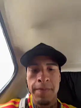 Snapshot of willclayy chatting on 06.17.26 willclayy online show from 06.17.26