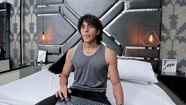 Snapshot of JayTaylorr chatting on 04.21.26 JayTaylorr online show from 04.21.26