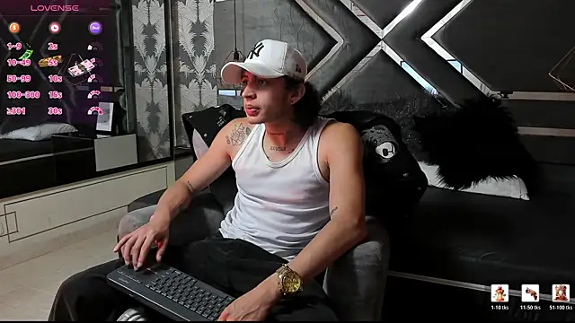Snapshot of JayTaylorr chatting on 04.28.26 JayTaylorr online show from 04.28.26