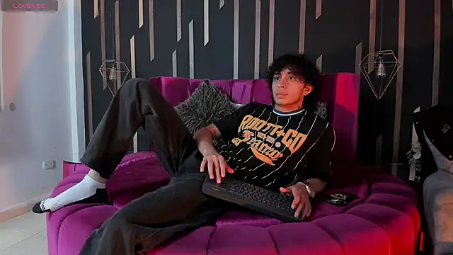 Snapshot of JayTaylorr chatting on 05.02.26 JayTaylorr online show from 05.02.26