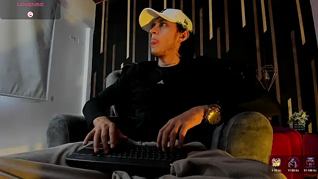 Snapshot of JayTaylorr chatting on 05.09.26 JayTaylorr online show from 05.09.26