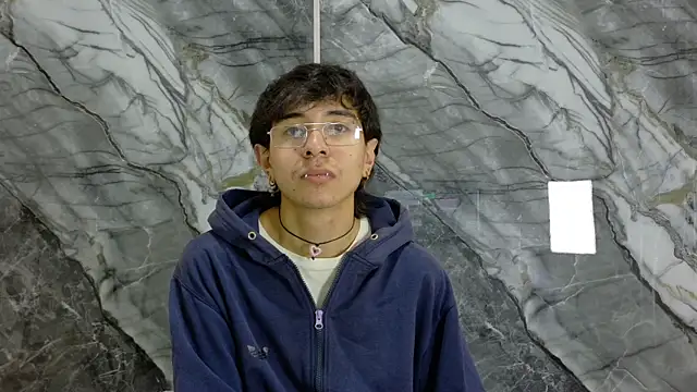 Snapshot of NoahWalker__ chatting on 05.12.26 NoahWalker online show from 05.12.26