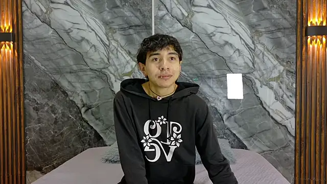 Snapshot of NoahWalker__ chatting on 05.14.26 NoahWalker online show from 05.14.26