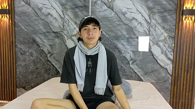Snapshot of NoahWalker__ chatting on 05.20.26 NoahWalker online show from 05.20.26
