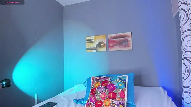 BunnyThompson online show from 04.20.26