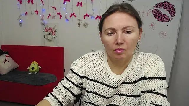 ZoyaPask online show from 04.28.26