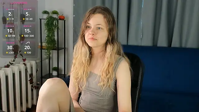 Snapshot of Glitch_Doll chatting on 04.30.26 Glitch Doll online show from 04.30.26